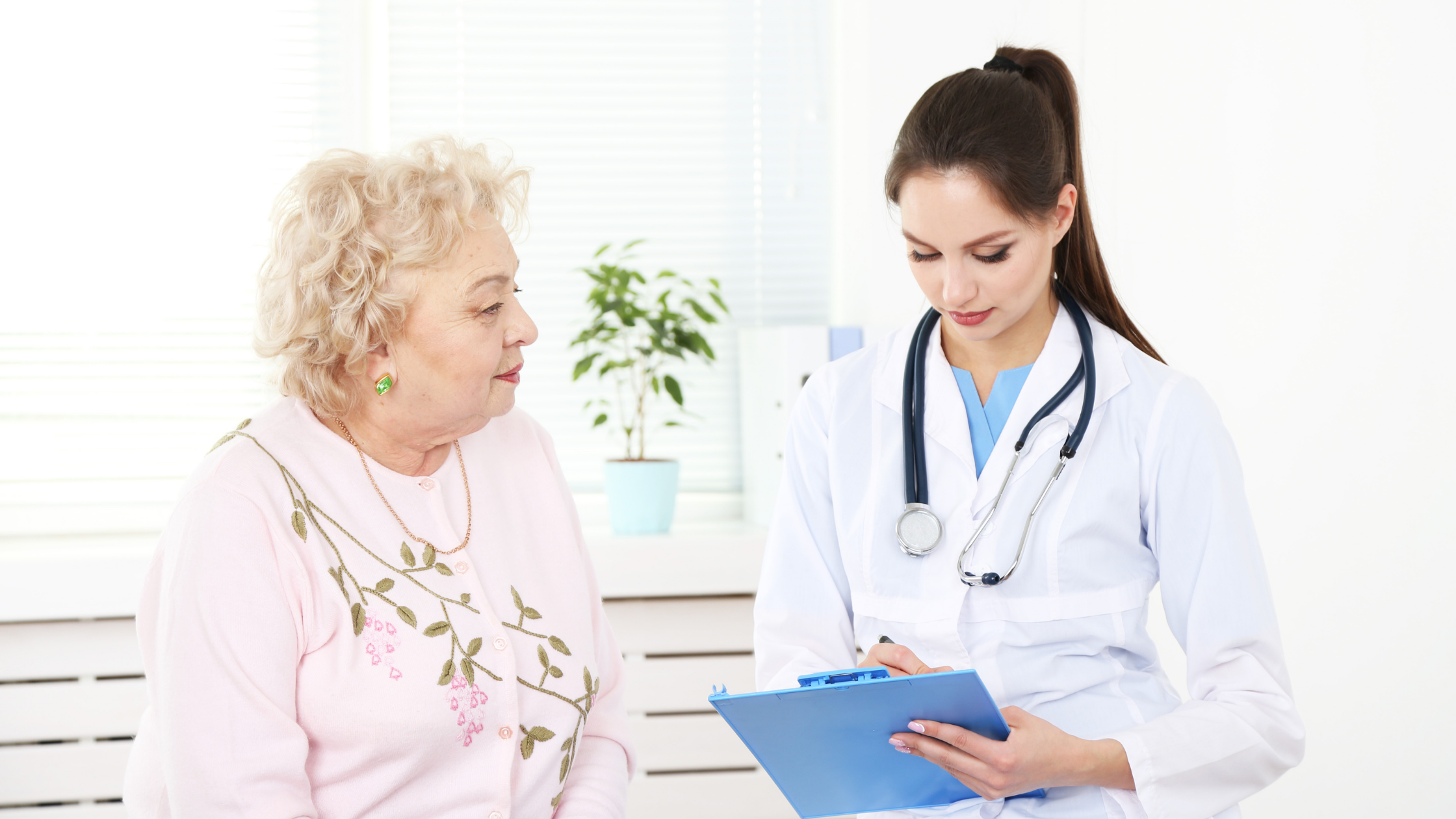 patient with doctor consultation acute pain therapies