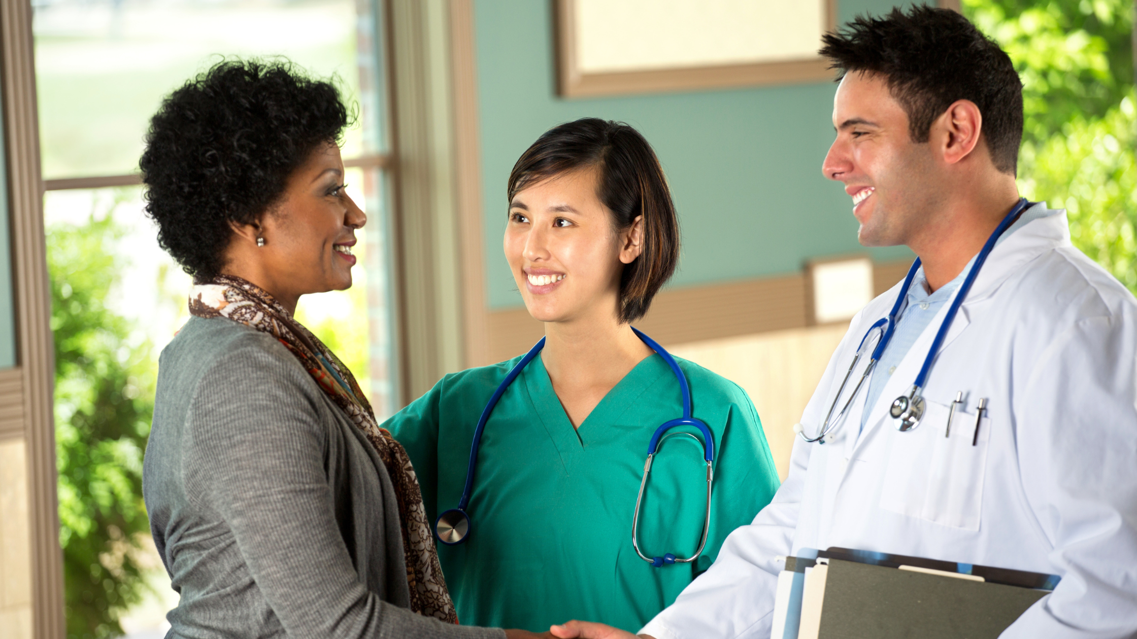 comprehensive treatment plan meeting doctors with patient